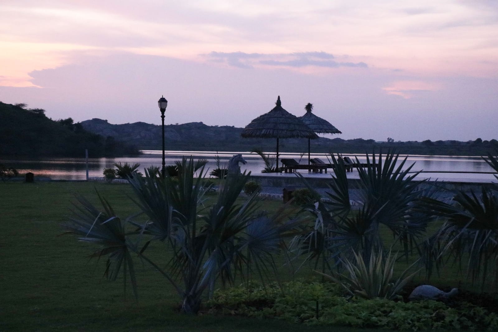 Pink evening light over the lake at Sinny’s